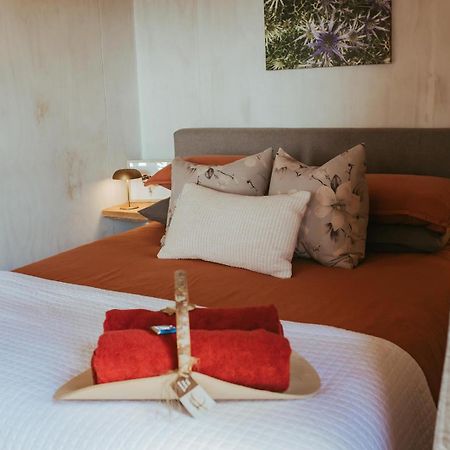 Отель Golden Bay Glamping Такака Экстерьер фото